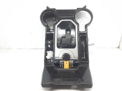 Used Shift knob Shift knob LAND ROVER DISCOVERY III (L319) 2.7 TD 4x4 (190 hp) 13997678 13997678