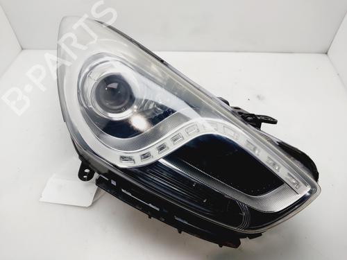 Used Right headlight HYUNDAI i40 I (VF) 1.7 CRDi (116 hp) 32011353
