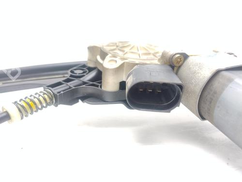 Front right window mechanism BMW 5 (E60) 520 i | BP24447418C23 