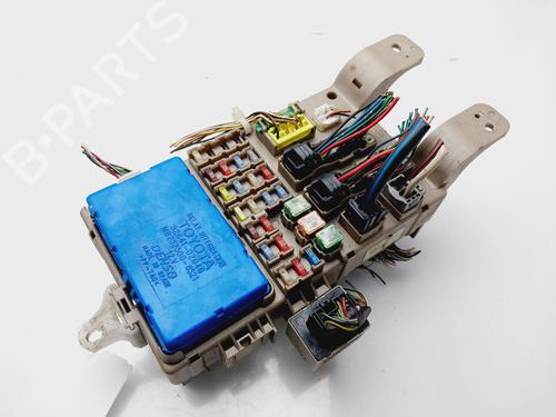 Used Fuse box TOYOTA COROLLA (_E12_) 1.4 D (NDE120_, NDE120R) (90 hp) 31982197