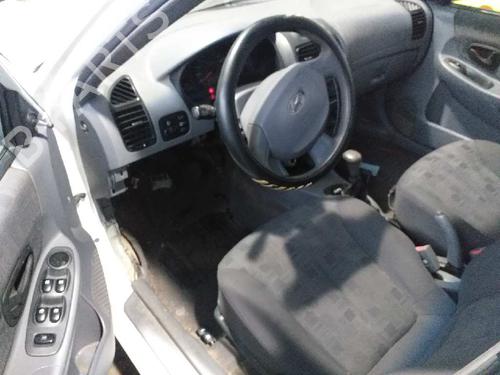 Left taillight HYUNDAI ACCENT II (LC) 1.5 CRDi | BP6069617C34