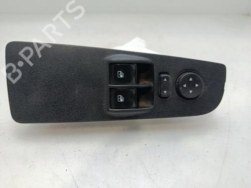 Interrupteur de vitre avant gauche FIAT GRANDE PUNTO (199_) [2005-2026]  32360644
