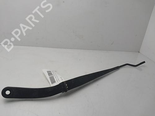 Used Front windshield wiper arm CHEVROLET CAPTIVA (C100, C140) 2.0 D (150 hp) 30830636
