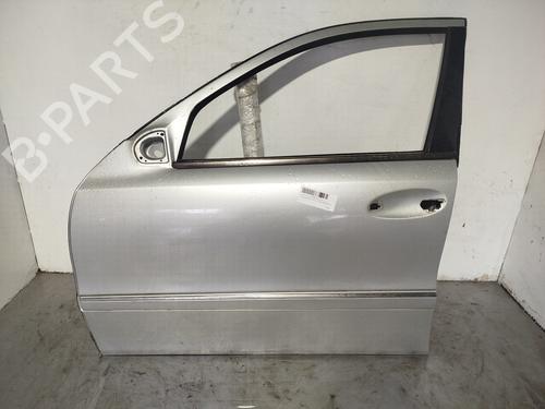 Puerta delantera izquierda MERCEDES-BENZ E-CLASS (W211) E 320 CDI (211.026) (204 hp) 32376641