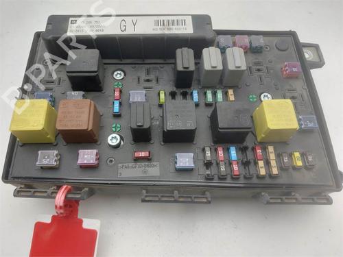 Used Fuse box Fuse box 38441562 38441562