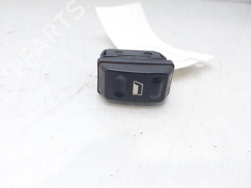 Used Left front window switch CITROËN XSARA Coupe (N0) 1.9 D (70 hp) 12422641