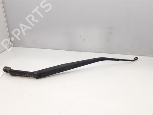 Used Front windshield wiper arm HYUNDAI TUCSON (JM) 2.0 (141 hp) 10756583