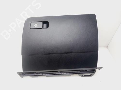 Porta-luvas VW PASSAT B8 (3G2, CB2) [2014-2026]  31263138