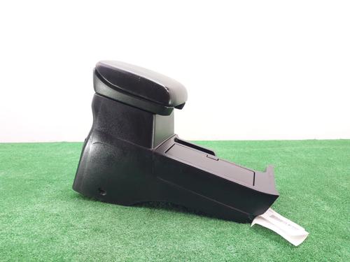 Used Armrest / Center console SUZUKI GRAND VITARA II (JT, TE, TD) 1.9 DDiS (JB419WD, JB419XD) (129 hp) 19119651