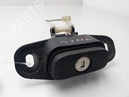 Used Tailgate handle Tailgate handle VOLVO S40 I (644) 1.9 TD (90 hp) 33430563 33430563