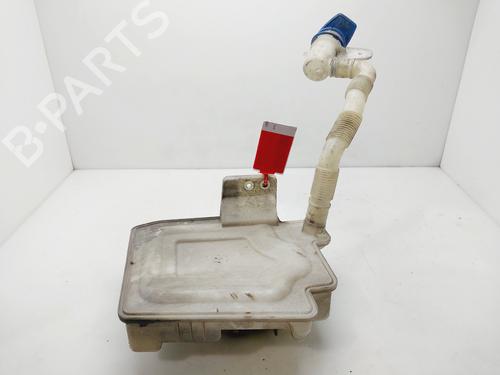 Used Windscreen washer tank VW GOLF V (1K1) [2003-2010]  32015625