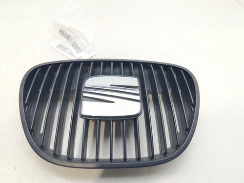 grille-seat-ibiza-iii-6l1-2002-2003-2004-2005-2006-2007-2008-2009-34344092 main image