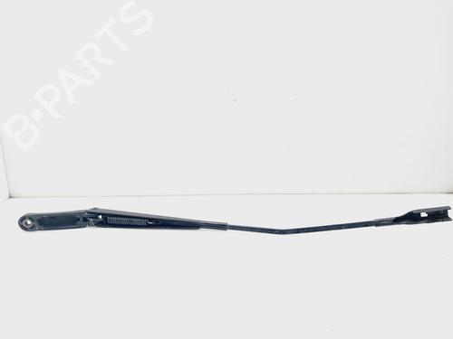 Used Front windshield wiper arm SKODA OCTAVIA III Combi (5E5, 5E6) [2012-2020]  26738825