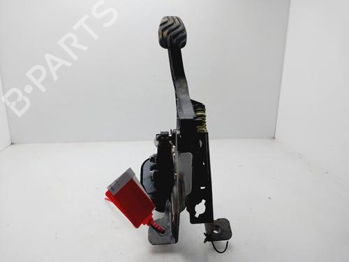 Used Clutch pedal RENAULT MEGANE IV Hatchback (B9A/M/N_) 1.3 TCe 115 (B9N9) (116 hp) 26942412