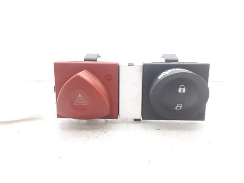 Used Warning switch RENAULT MEGANE II (BM0/1_, CM0/1_) 1.5 dCi (BM0F, BM0T, BM2B, CM0F, CM0T) (82 hp) 12401899