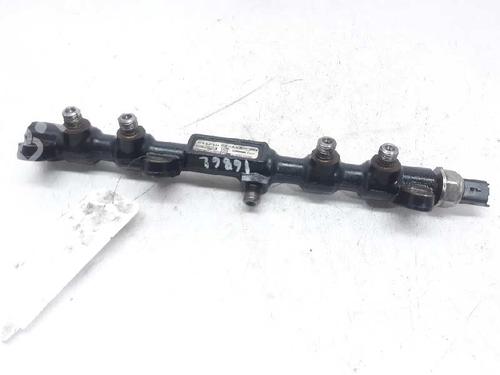 Used Injection rail FORD MONDEO III (B5Y) 2.0 TDCi (130 hp) 4717533