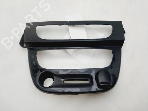 Consola central RENAULT MEGANE III Hatchback (BZ0/1_, B3_) 1.2 TCe (BZ2B, BZ11) (116 hp) 32032335