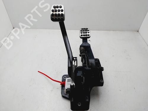 Used Clutch pedal MERCEDES-BENZ B-CLASS Sports Tourer (W245) [2005-2011]  26942506