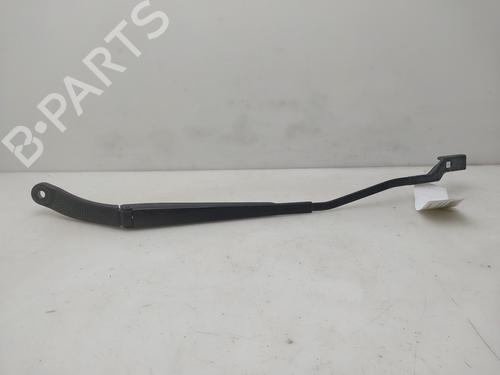 Used Front windshield wiper arm Front windshield wiper arm 37413772 37413772