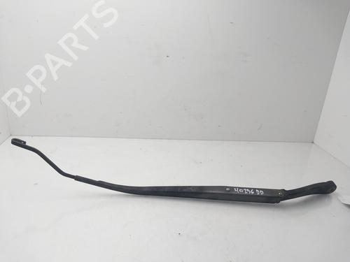 Used Front windshield wiper arm CHEVROLET CAPTIVA (C100, C140) 2.0 D (150 hp) 30830635