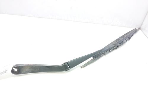 Used Front windshield wiper arm MERCEDES-BENZ C-CLASS (W203) C 220 CDI (203.006) (136 hp) 12414644