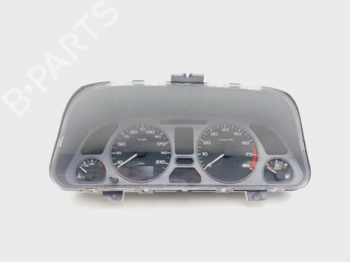 Used Instrument cluster PEUGEOT 306 (7B, N3, N5) 1.6 SR (89 hp) 21022526