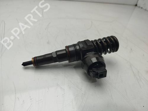 Injecteur SKODA SUPERB I (3U4) 1.9 TDI (130 hp) 31850425
