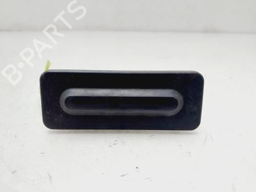 Used Tailgate handle PEUGEOT 3008 II SUV (MC_, MR_, MJ_, M4_) 1.5 BlueHDi 130 (131 hp) 28091925
