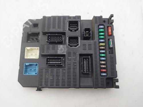 Used Fuse box Fuse box 39385818 39385818