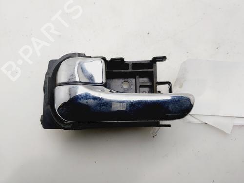 Venstre fortil invendig håndtag NISSAN ALMERA TINO (V10) 2.2 dCi (115 hp) 32071456