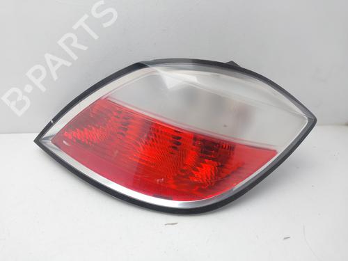 Used Right taillight OPEL ASTRA H (A04) [2004-2014]  21565225