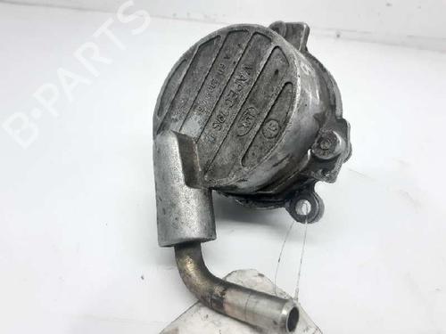 Used Vacuum pump MERCEDES-BENZ VITO Van (W638) 110 CDI 2.2 (638.094) (102 hp) 5337661