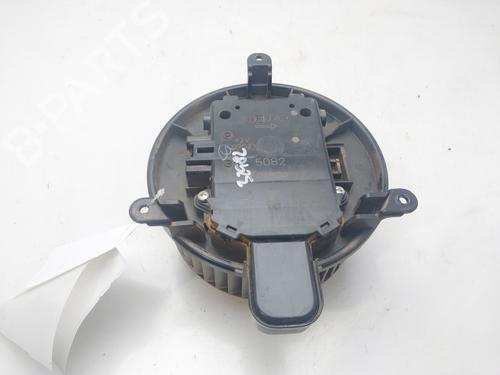 Used Heater blower motor LAND ROVER RANGE ROVER SPORT II (L494) 3.0 TDV6 4x4 (258 hp) 16334776
