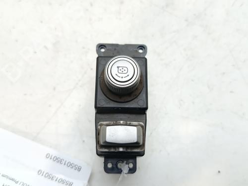 mirror-switch-ssangyong-tivoli-2015-34178523 main image