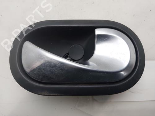 Maneta interior delantera derecha Maneta interior delantera derecha RENAULT MEGANE II (BM0/1_, CM0/1_) [2001-2012] 33754976 33754976
