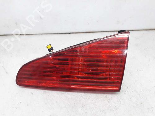Używane Lampa tylna klapy bagażnika prawa PEUGEOT 607 (9D, 9U) 2.2 HDi (133 hp) 7896452