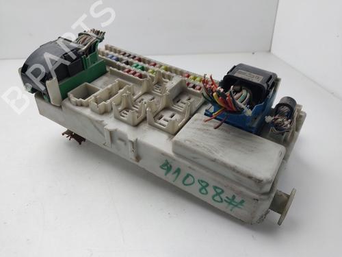 Used Fuse box Fuse box 37438021 37438021