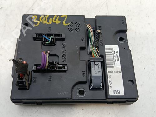 Boîte à Fusibles CHEVROLET EPICA (KL1_) [2004-2011]  31877408