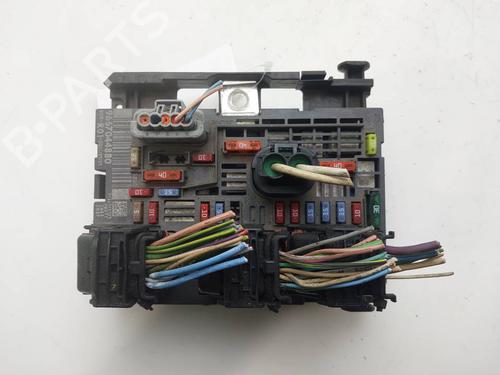 Used Fuse box Fuse box 38951799 38951799