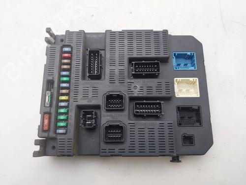Used Fuse box Fuse box 39469446 39469446