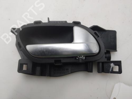 Used Front right interior door handle Front right interior door handle 37438121 37438121