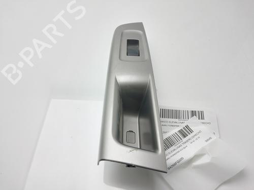 Used Right rear window switch SUBARU FORESTER (SJ_) 2.0 D AWD (SJD) (147 hp) 30467354