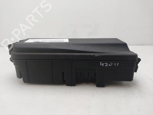 Used Fuse box Fuse box 37646572 37646572