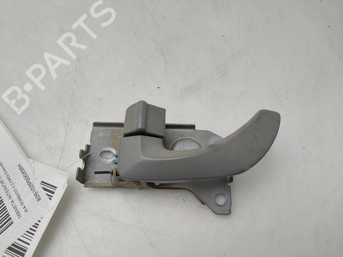 Venstre fortil invendig håndtag KIA SORENTO I (JC) 2.5 CRDi 4WD (140 hp) 32660497
