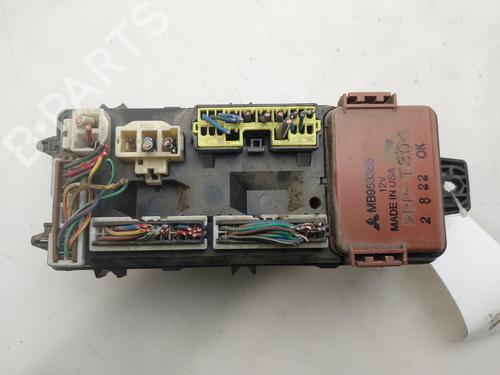 Used Fuse box Fuse box 37026545 37026545