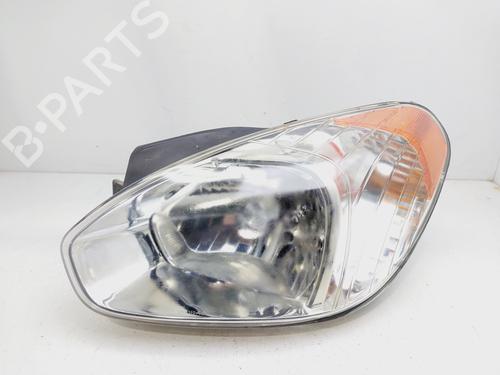 Used Left headlight HYUNDAI ACCENT III (MC) 1.5 CRDi GLS (110 hp) 21375189