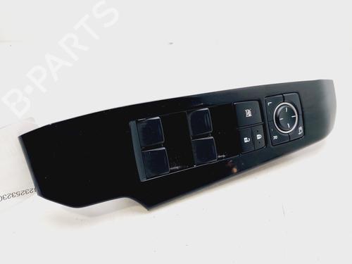 Used Left front window switch LEXUS IS III (_E3_) 300h (AVE30_, AVE30R) (223 hp) 31062487