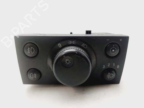 Used Headlight switch OPEL VECTRA C (Z02) 2.0 DTI 16V (F69) (101 hp) 32852370