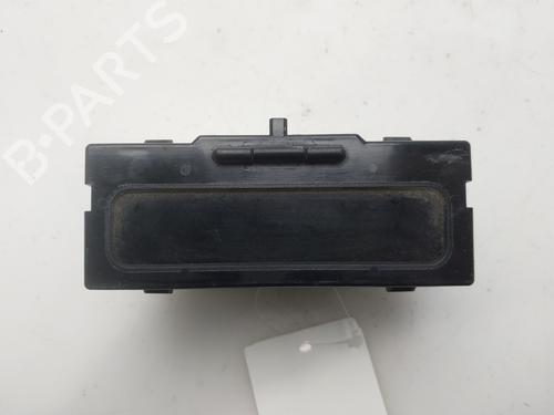display-monitor-renault-megane-ii-saloon-lm01_-2003-37638921 main image