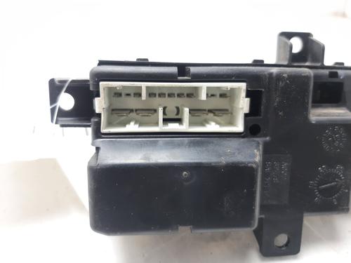 BP17900669I26 | Right front window switch LAND ROVER DISCOVERY II (L318) 2.5 Td5 4x4 BP17900669I26